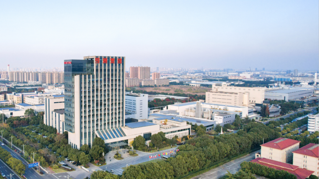 崔巍在人民大会堂接受“全国劳动模范”荣誉表彰！(图2)